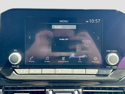 Used 2024 Nissan Pathfinder SV AWD/4WD image 16