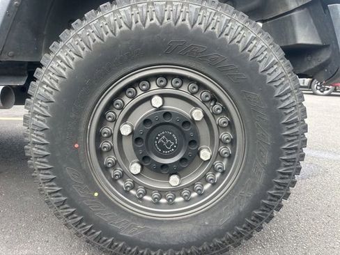 Used 2018 Jeep Wrangler Unlimited Rubicon w/ LED Lighting Group AWD/4WD image 14