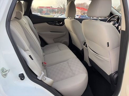 Used 2022 Nissan Rogue Sport SV image 27