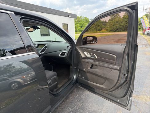 Used 2017 GMC Terrain SLE AWD/4WD image 26