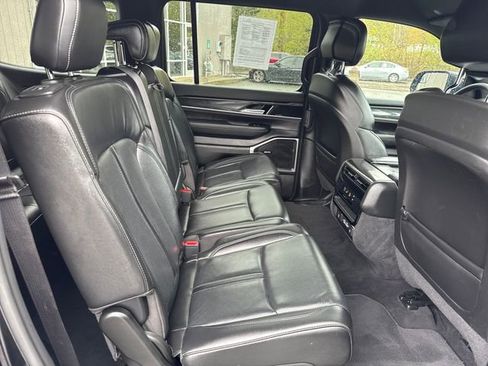 Used 2023 Jeep Wagoneer 4WD image 10