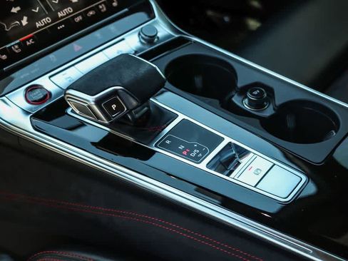 Used 2022 Audi RS 6 w/ Carbon Optic Package AWD/4WD image 19