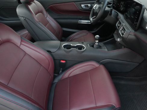Used 2025 Ford Mustang GT Premium RWD image 13