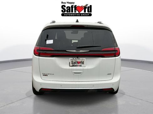 New 2026 Chrysler Pacifica Pinnacle AWD/4WD image 7