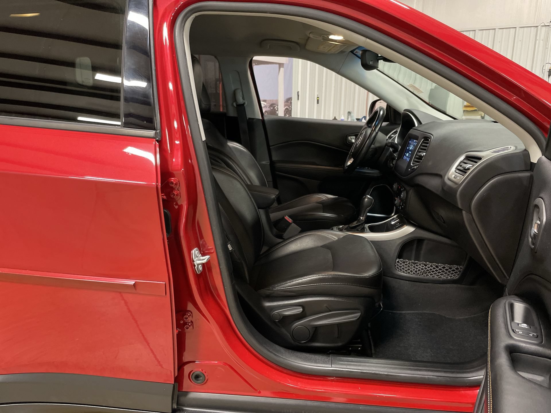 Used 2021 Jeep Compass Latitude w/ Convenience Group FWD image 27