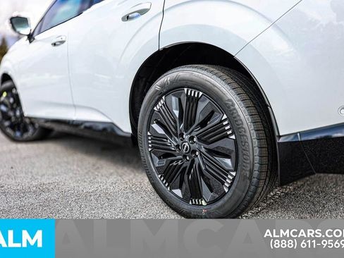 Certified 2025 Nissan Murano Platinum w/ Cargo Package image 17