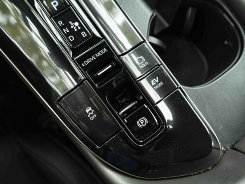 Used 2026 Toyota Crown AWD/4WD image 28