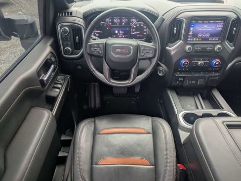 Used 2022 GMC Sierra 2500 AT4 w/ AT4 Preferred Package AWD/4WD image 16