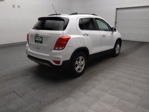Used 2020 Chevrolet Trax LT w/ LT Convenience Package FWD image 9