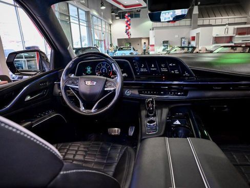 Used 2023 Cadillac Escalade V w/ LPO, ONYX Package image 28