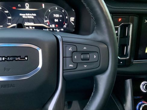Used 2023 GMC Yukon Denali Ultimate AWD/4WD image 24