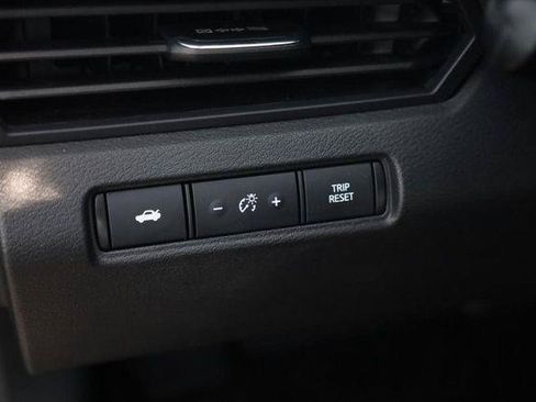 Used 2023 Nissan Altima 2.5 SR w/ SR Premium Package FWD image 11