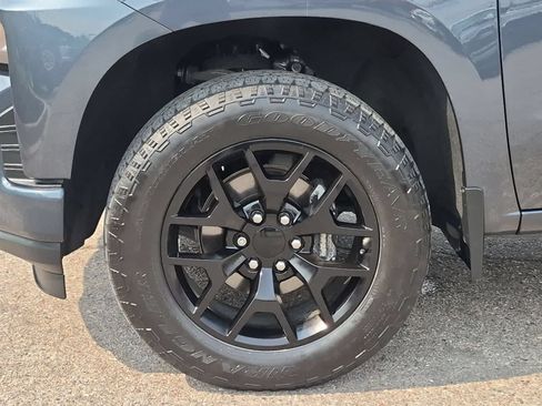 Used 2020 Chevrolet Silverado 1500 Custom w/ Custom Value Package AWD/4WD image 14