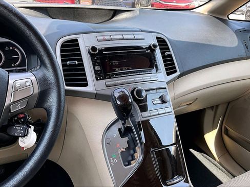Used 2010 Toyota Venza image 6