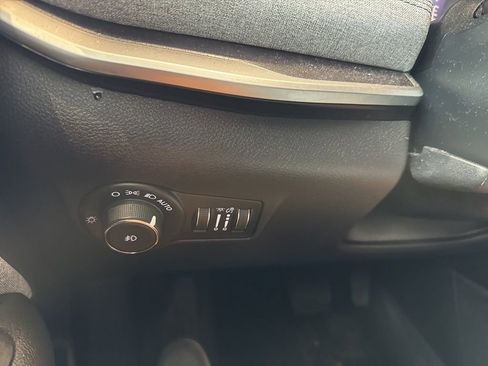 Used 2022 Jeep Compass Latitude w/ Convenience Group image 16