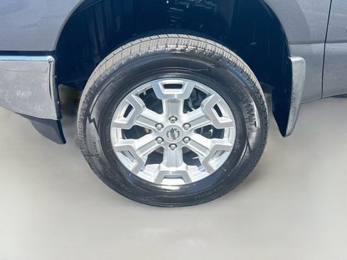 Used 2017 Nissan Titan SV AWD/4WD image 28