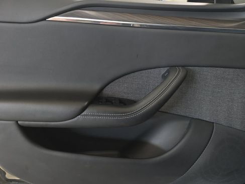 Used 2022 Tesla Model S AWD/4WD image 27