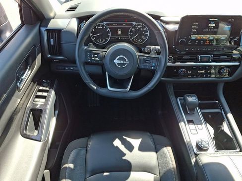 Certified 2023 Nissan Pathfinder SL w/ Black Appearance Package AWD/4WD image 12