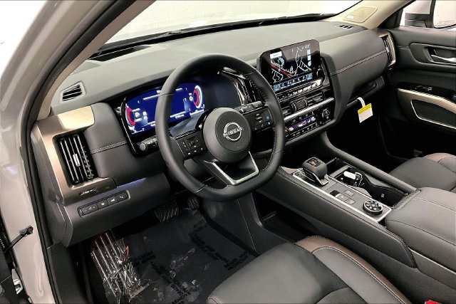 New 2025 Nissan Pathfinder Platinum w/ Lighting Package (N93) AWD/4WD image 7