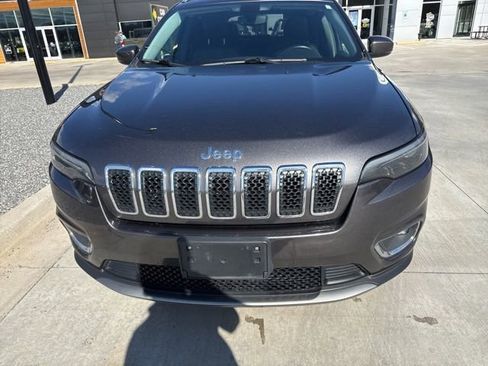 Used 2019 Jeep Cherokee Limited image 14