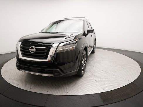 Certified 2024 Nissan Pathfinder Platinum w/ Cargo Package image 35