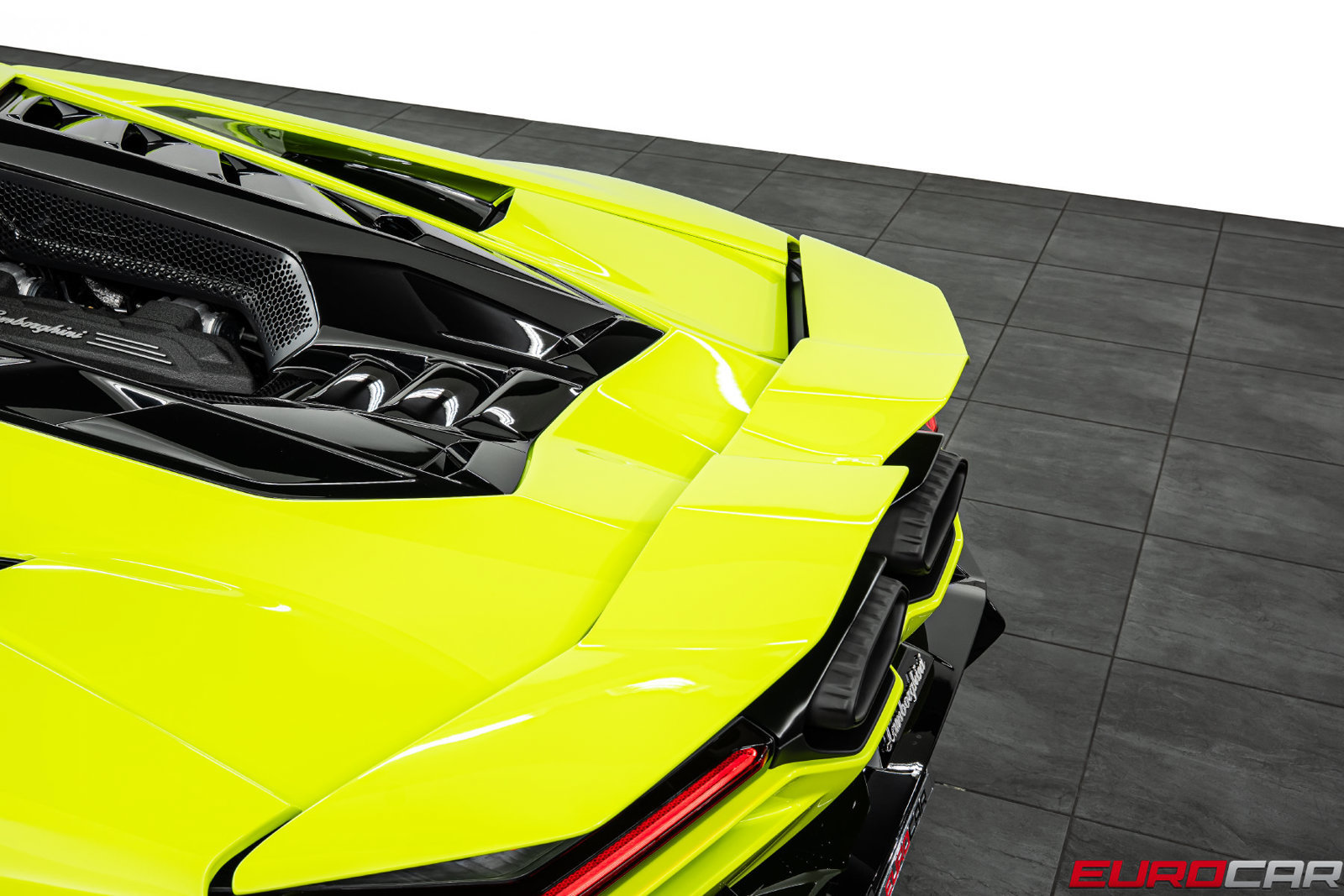 Used 2025 Lamborghini Revuelto AWD/4WD image 23