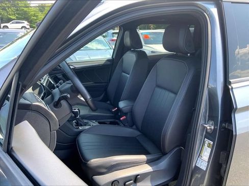 Used 2022 Volkswagen Tiguan SE R-Line AWD/4WD image 5