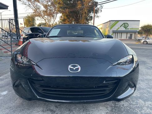 Used 2018 MAZDA MX-5 Miata Grand Touring image 2