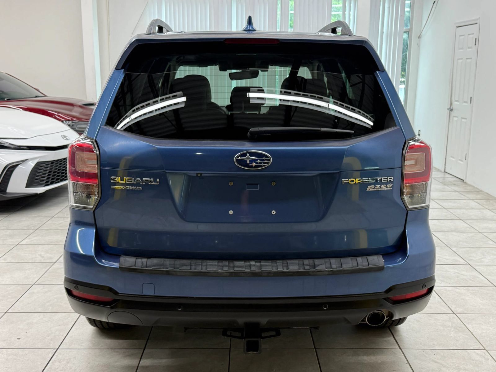 Used 2017 Subaru Forester 2.5i Limited AWD/4WD image 8