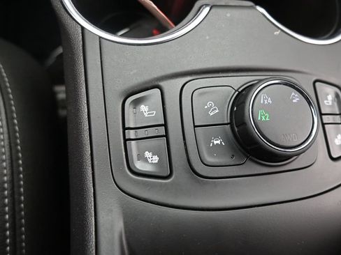 Used 2024 GMC Terrain SLT AWD/4WD image 33
