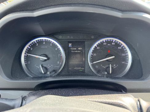 Used 2017 Toyota Highlander Limited image 9