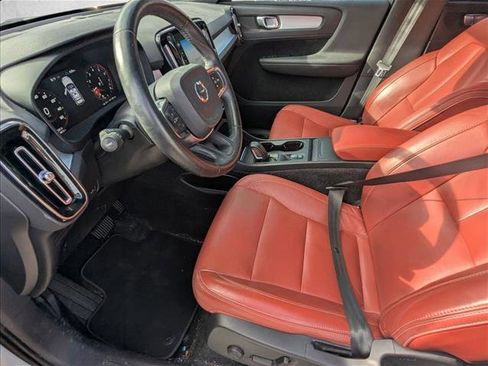 Used 2019 Volvo XC40 T5 Momentum AWD/4WD image 12