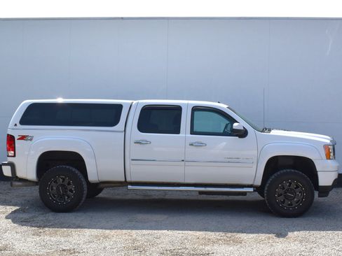 Used 2014 GMC Sierra 2500 Denali AWD/4WD image 8