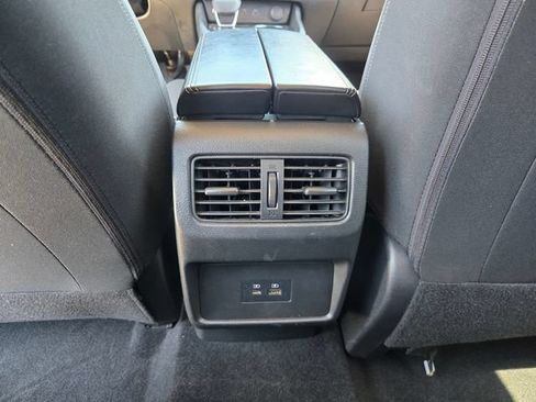 Used 2023 Nissan Rogue SV FWD image 12