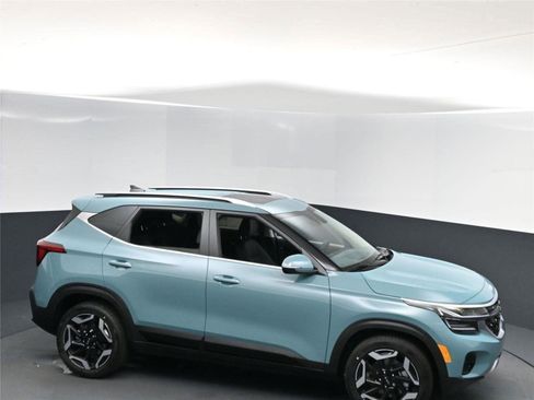New 2026 Kia Seltos SX w/ SX Sunroof Package image 13