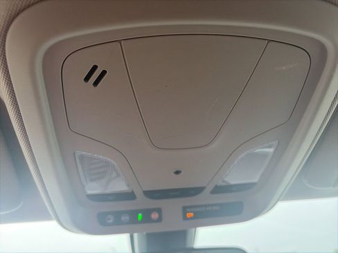 Used 2019 Chevrolet Impala LT FWD image 25
