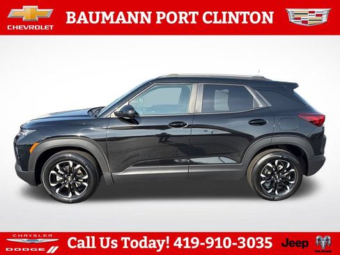 Used 2023 Chevrolet TrailBlazer LT FWD image 2