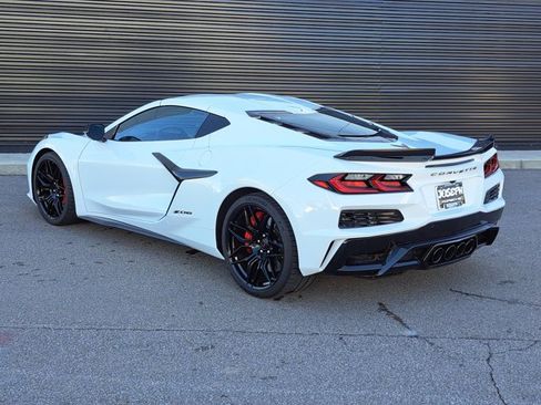 Used 2025 Chevrolet Corvette Z06 w/ Stealth Interior Trim Package image 4