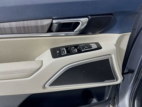 Used 2023 Kia Telluride EX w/ EX Captain's Chair Package image 15