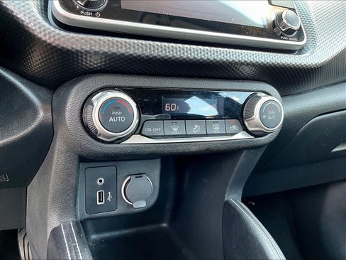 Used 2018 Nissan Kicks SV FWD image 14