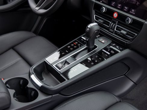 New 2026 Porsche Macan AWD/4WD image 54
