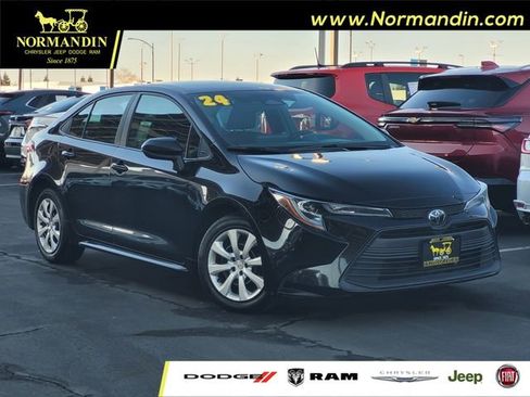 Used 2024 Toyota Corolla LE image 1