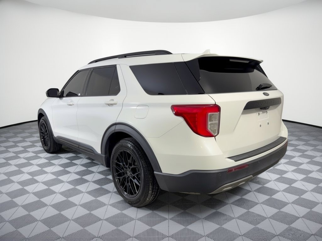 Used 2023 Ford Explorer XLT w/ Equipment Group 202A RWD image 3