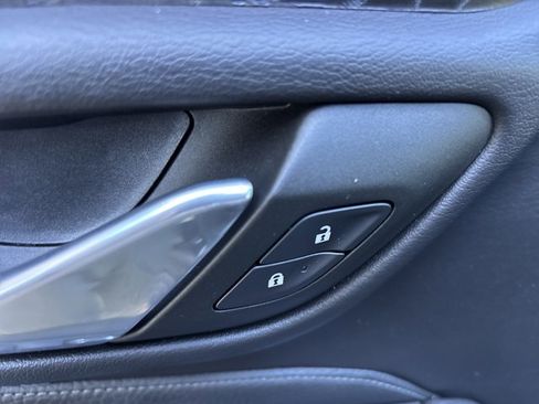 Used 2021 GMC Yukon Denali w/ Denali Premium Package image 29