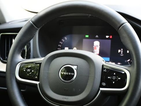 Used 2026 Volvo XC60 B5 Plus AWD/4WD image 19