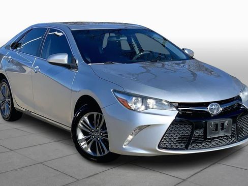 Used 2017 Toyota Camry XSE image 2