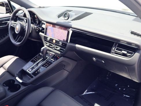New 2026 Porsche Macan AWD/4WD image 25