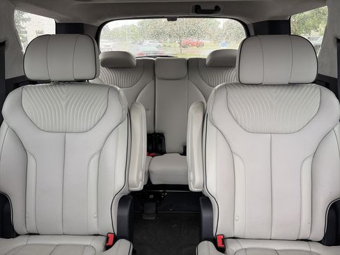 Used 2025 Hyundai Palisade Calligraphy AWD/4WD image 18