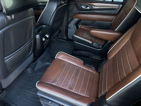 Used 2023 GMC Yukon XL Denali Ultimate image 25