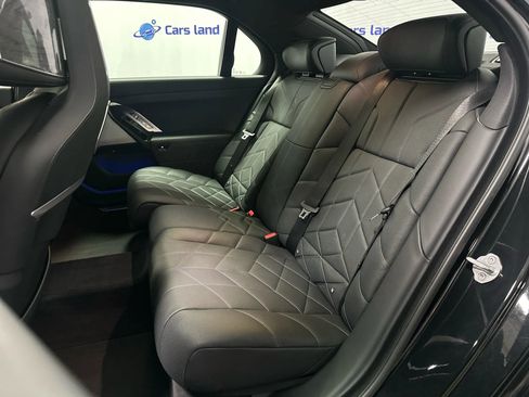 Used 2024 BMW i7 xDrive60 AWD/4WD image 22